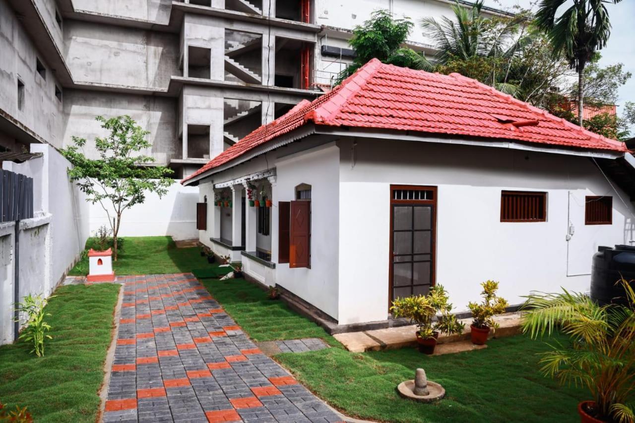 Апартаменти Bobbys Corner Alappuzha Екстер'єр фото