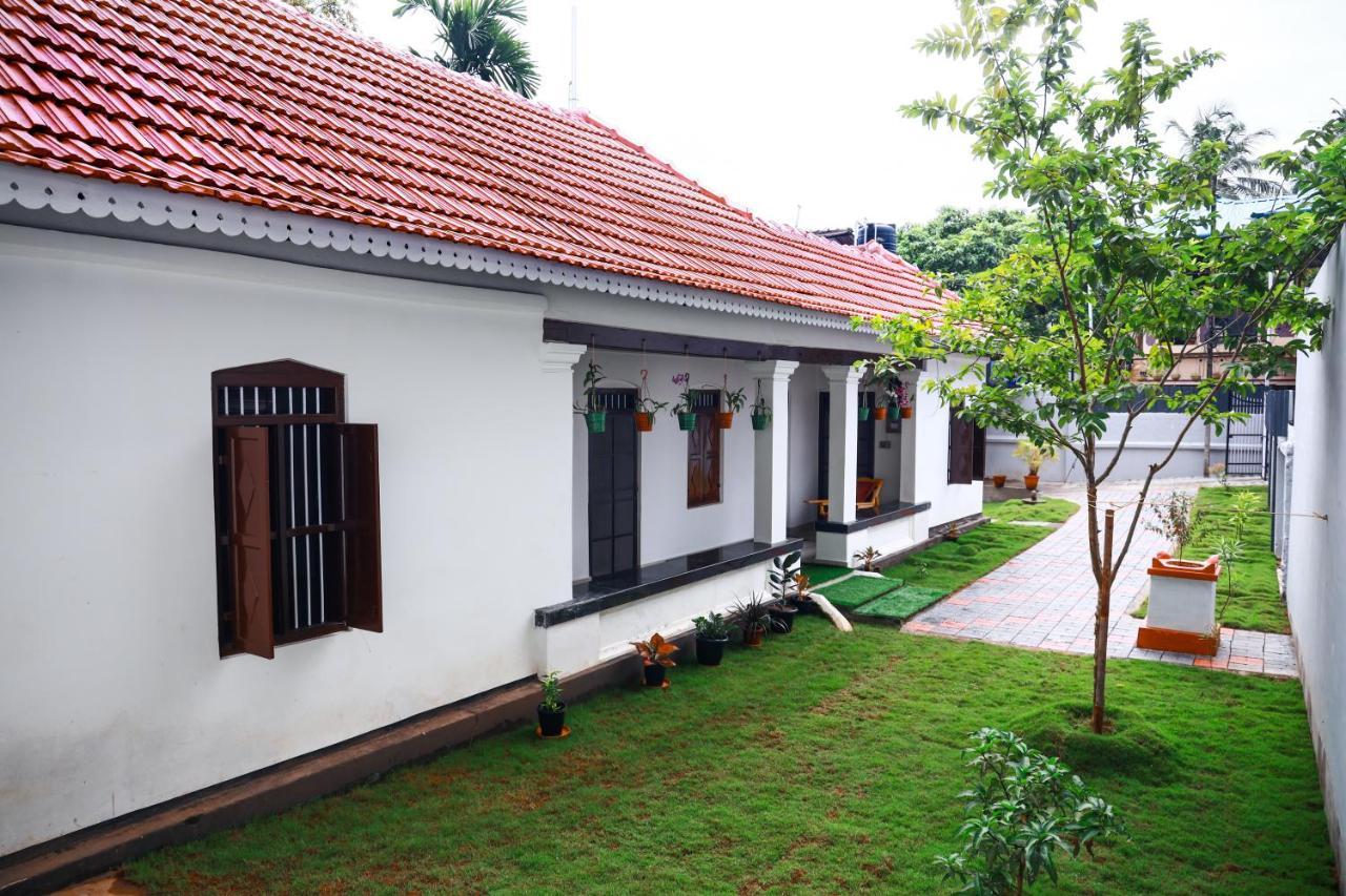 Апартаменти Bobbys Corner Alappuzha Екстер'єр фото