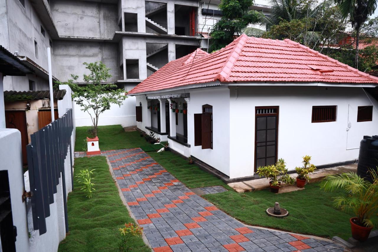 Апартаменти Bobbys Corner Alappuzha Екстер'єр фото